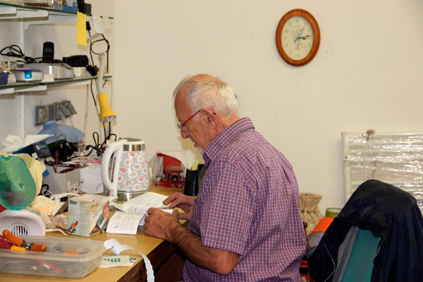 Atelier réparation au Comité Emmaüs de Paray